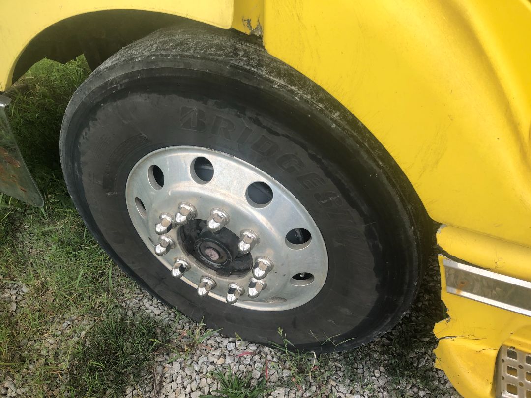 1999 VOLVO VNL64T770 - Image 27